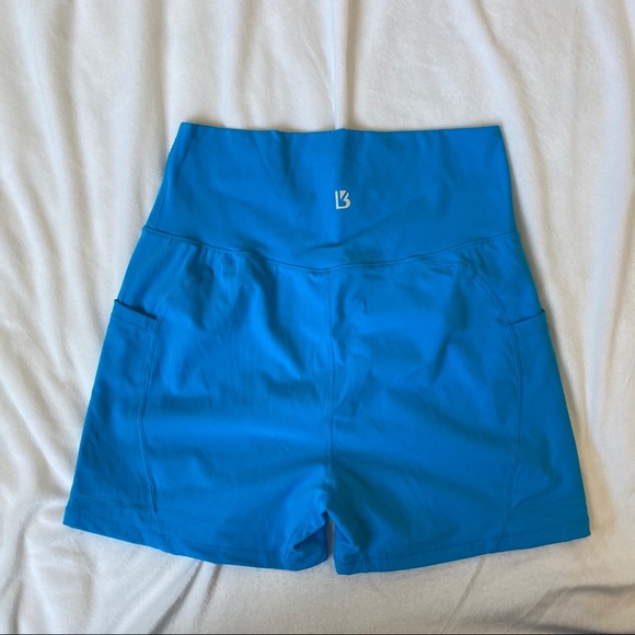 BuffBunny Rosa Shorts Hawaiian - Picture 5 of 5